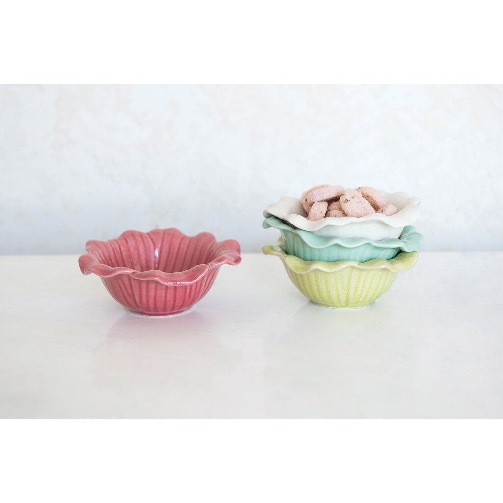 DEBOSSED STONEWARE FLOWER BOWL
