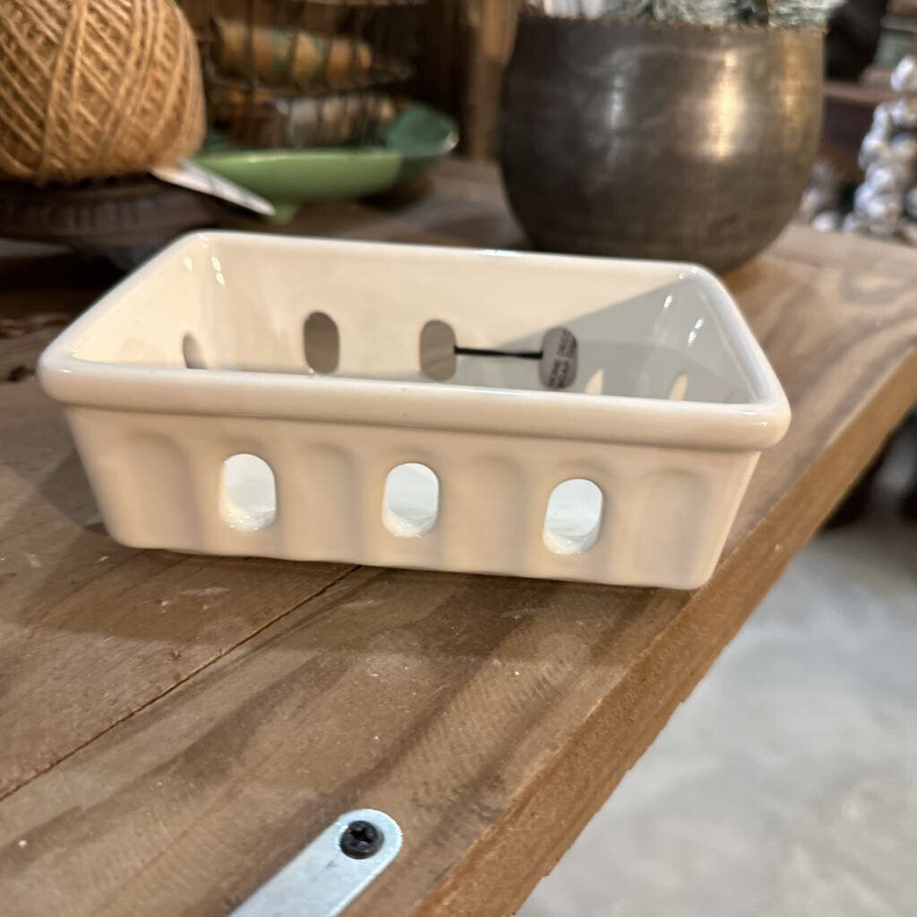 BERRY BASKET SOAP DISH