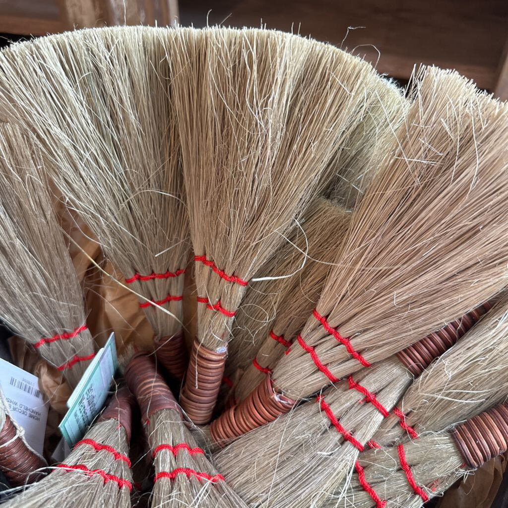 ESCOBA BATIDORA DE MANO DE BAMBÚ