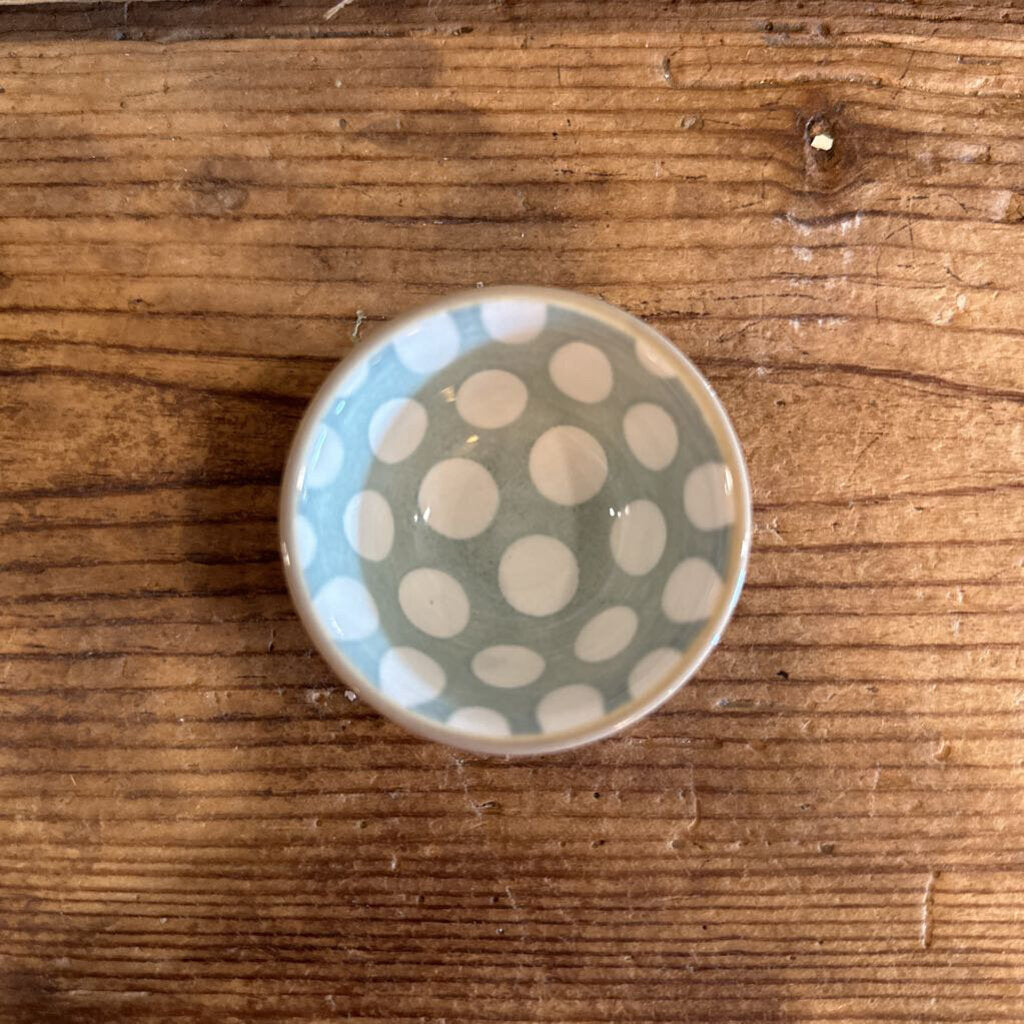 STONEWARE PINCH POT WITH PATTERN