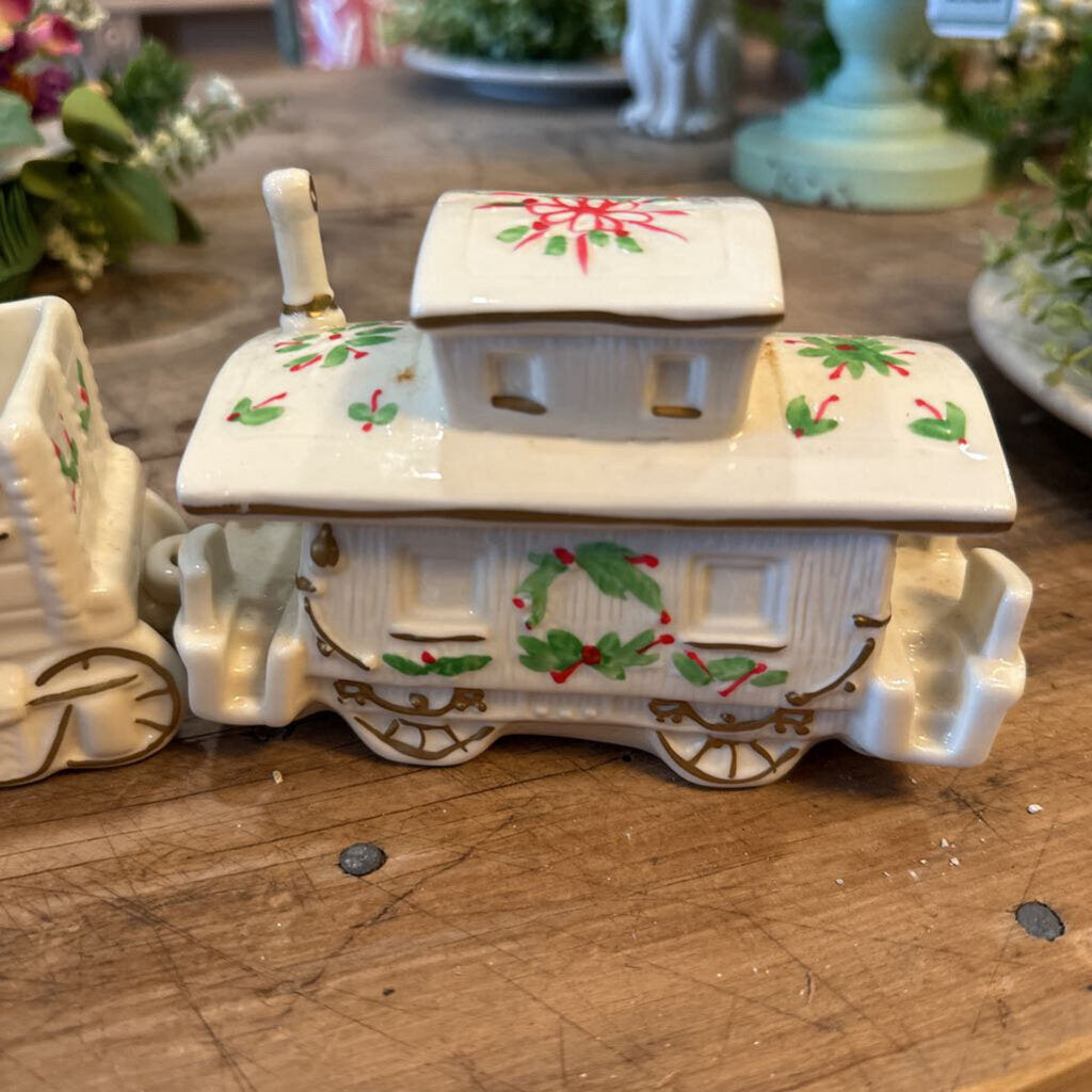 CERAMIC CHRISTMAS TRAIN
