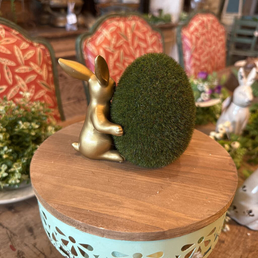 RABBIT WITH MOSS EGG