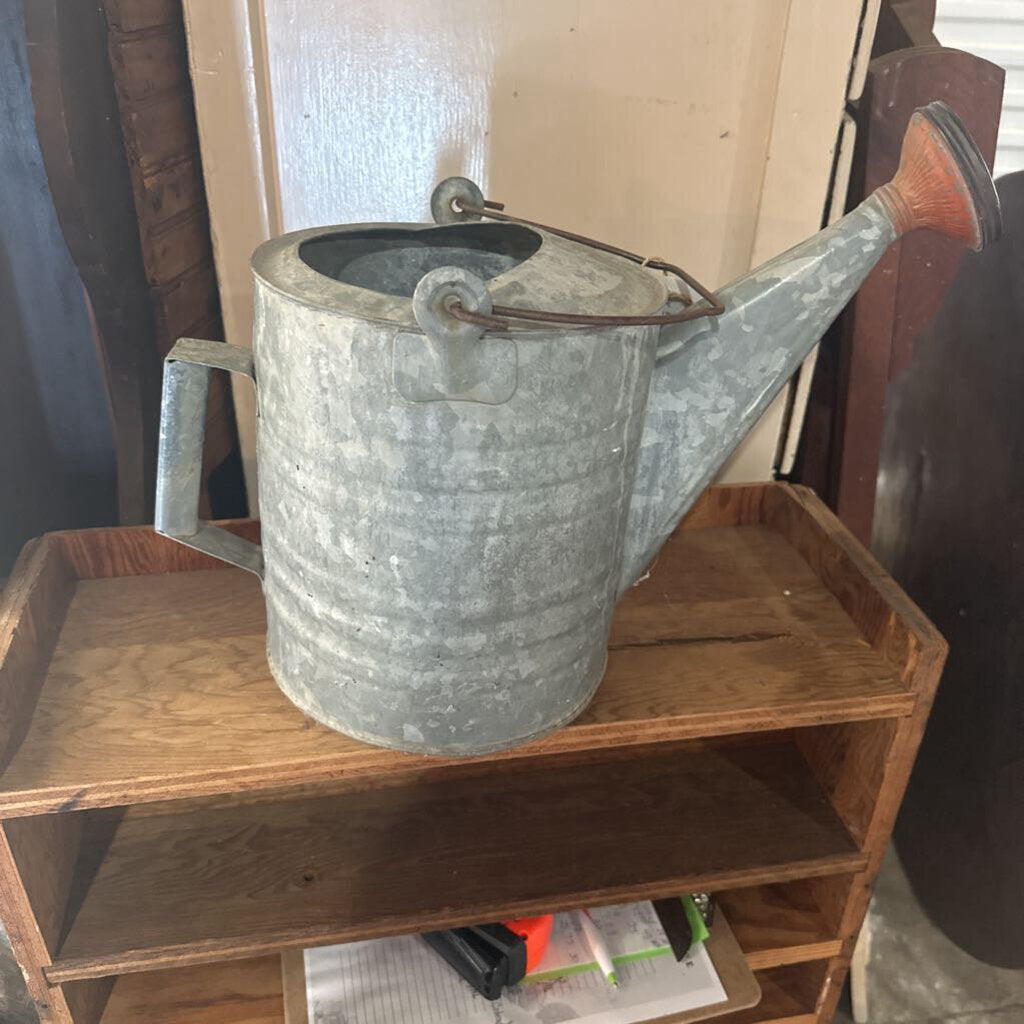 WATERING CAN