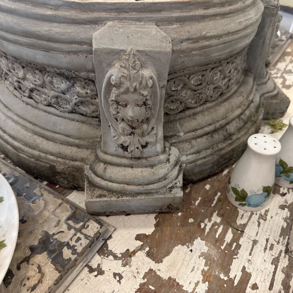 ORNATE RESIN PLANTER