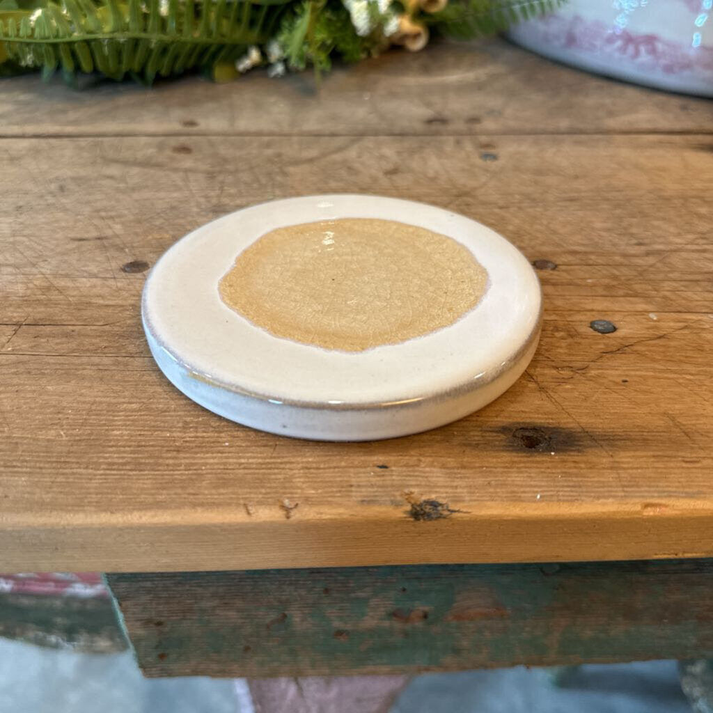 ROUND STONEWARE TRIVET