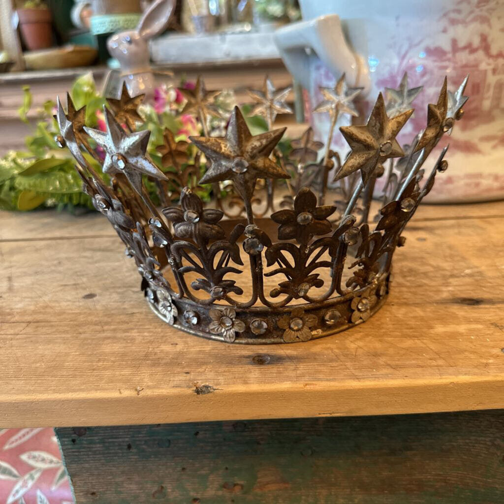 FRENCH METAL CROWN