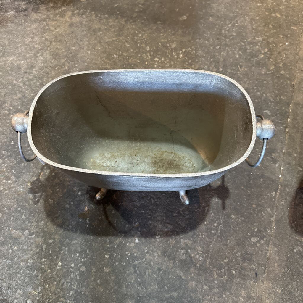 OVAL METAL PLANTER WITH HANDLES