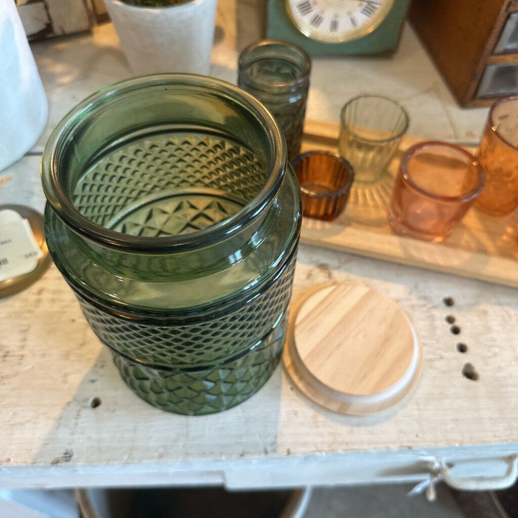 TEXTURED GLASS JAR WITH WOOD LID