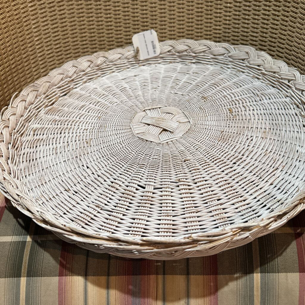 ROUND WOVEN TRAY