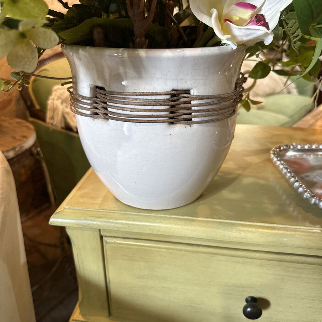 CERAMIC PLANTER/VASE WITH WOOD DETAIL