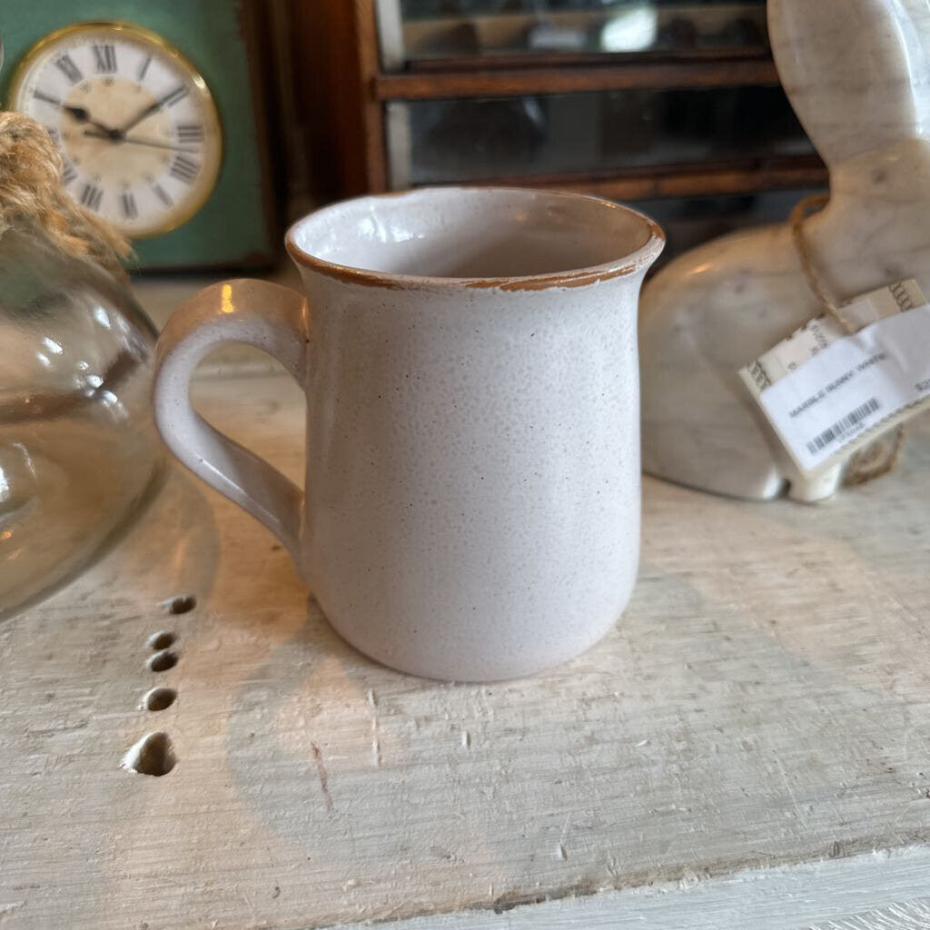 DEBOSSED STONEWARE FLORAL MUG