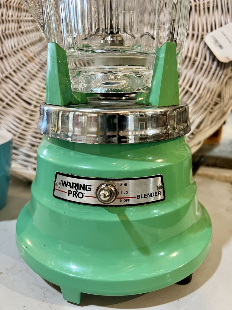 VINTAGE GLASS BLENDER