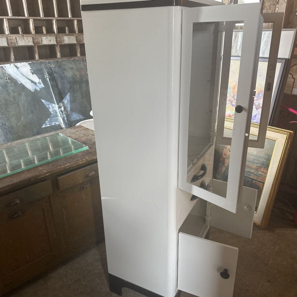 DOCTOR'S OFFICE CABINET