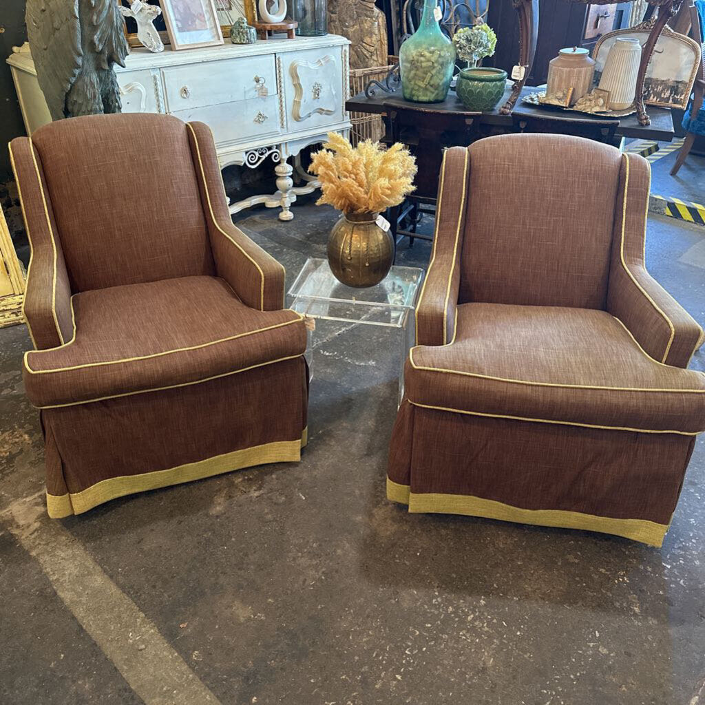 ARMCHAIRS WITH PIPING DETAIL