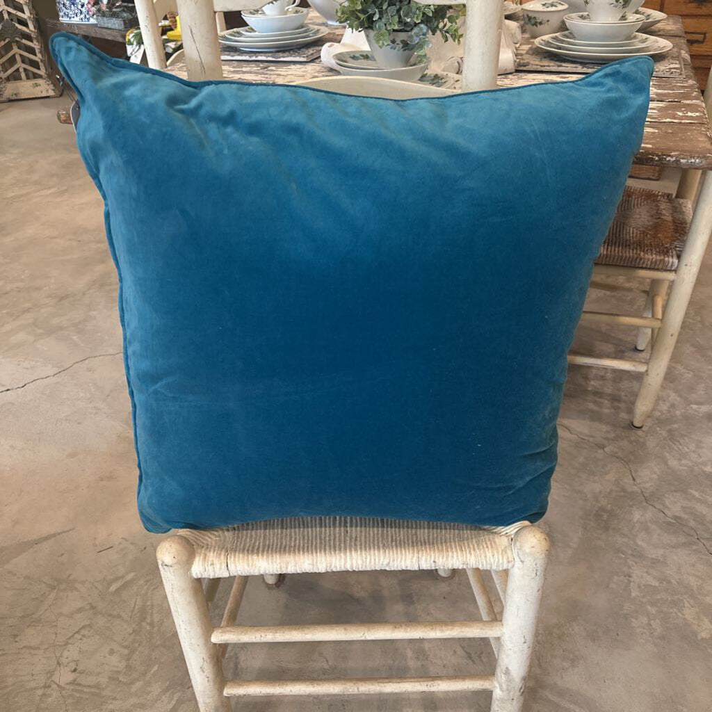 VELVET PILLOW