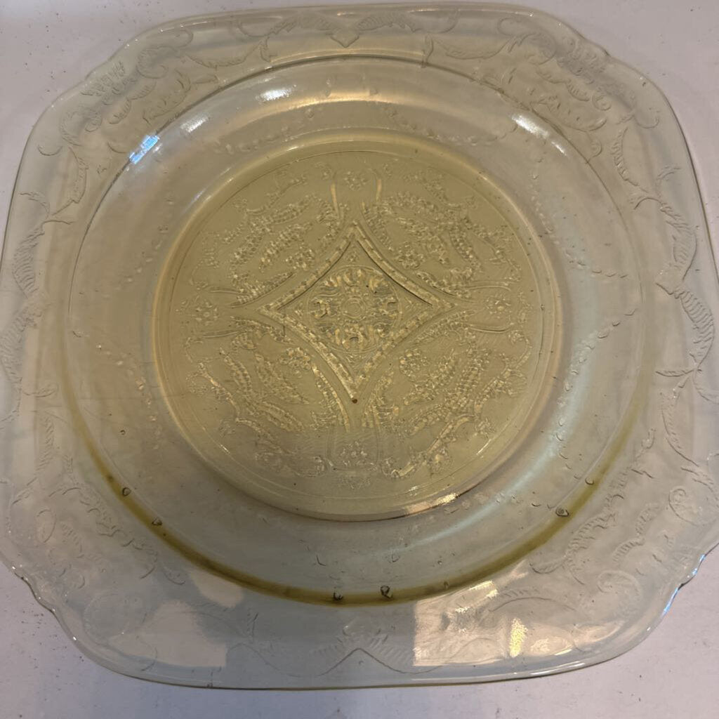 VINTAGE DEPRESSION GLASS DESSERT PLATE