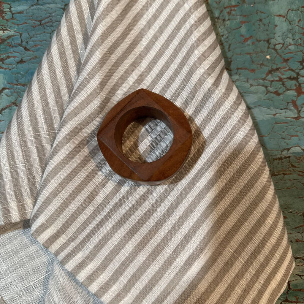 WOODEN NAPKIN RINGS