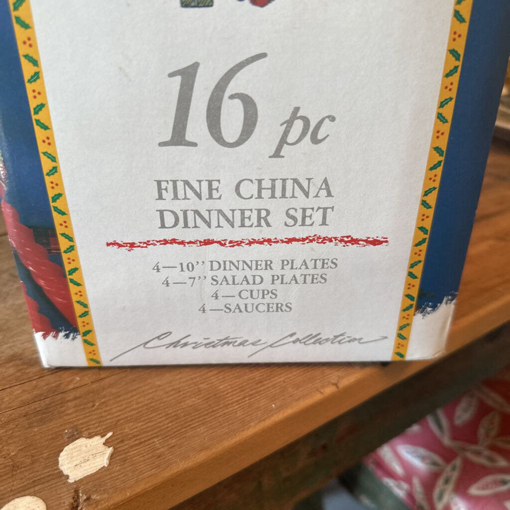 CHRISTMAS CHINA DINNER SET IN BOX