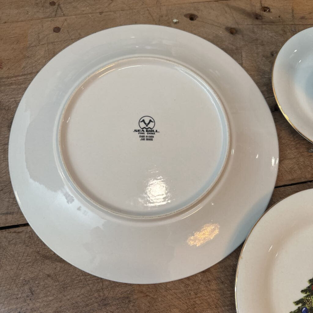 CHRISTMAS CHINA DINNER SET
