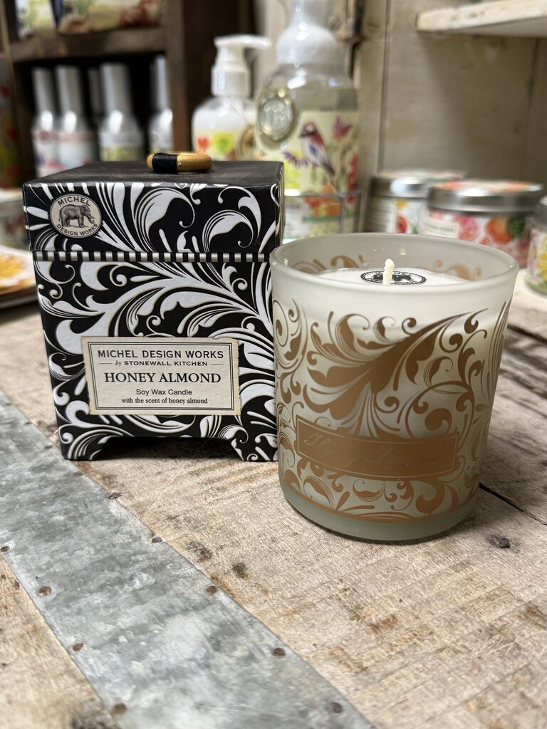 SOY WAX CANDLE