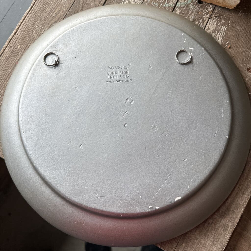 VINTAGE BOSSONS HAND PAINTED CHALKWARE WALL PLAQUE