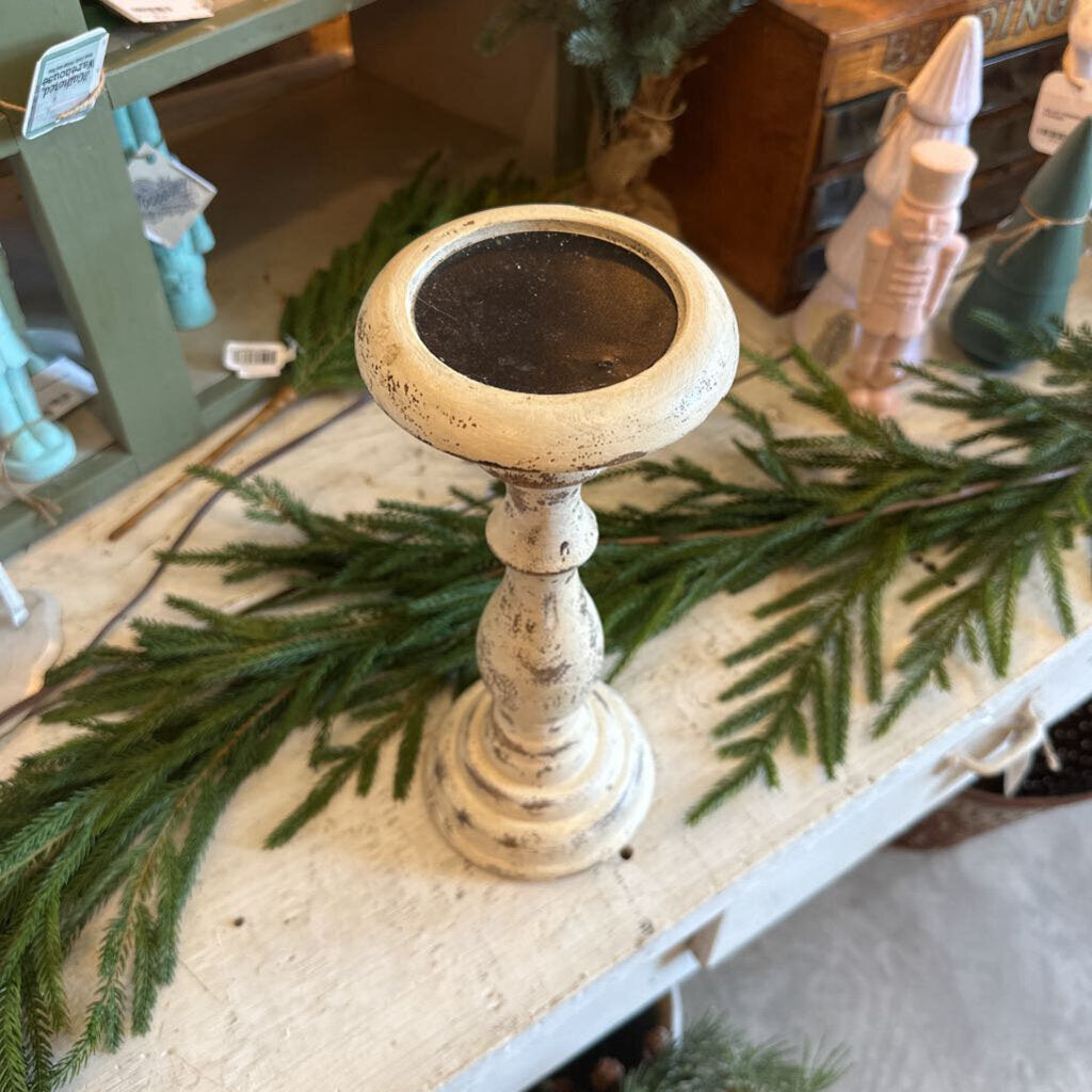 AGED PILLAR HOLDER
