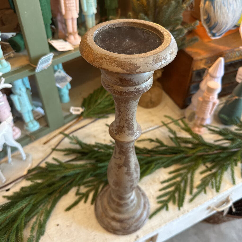 AGED PILLAR HOLDER
