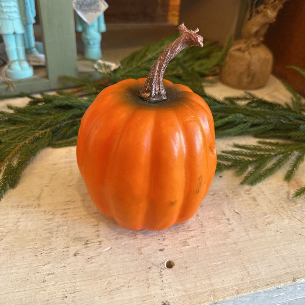 PLASTIC PUMPKIN