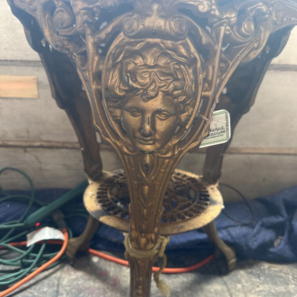 TABLE FROM "FDR'S LITTLE WHITE HOUSE"