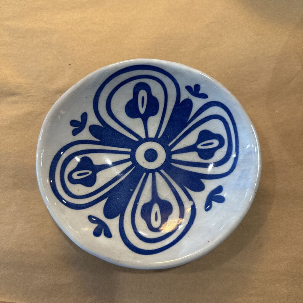 HAND PAINTED STONEWARE FOOTED DISH