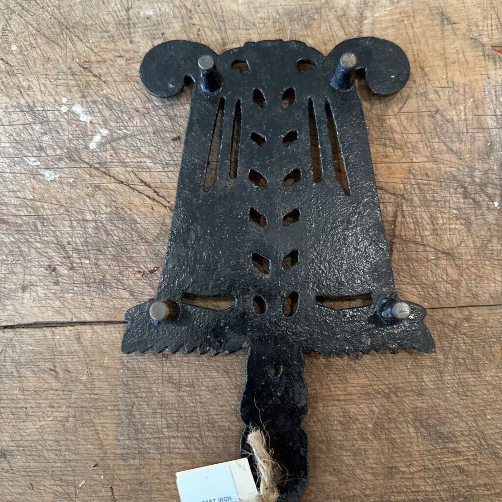 CAST IRON TRIVET