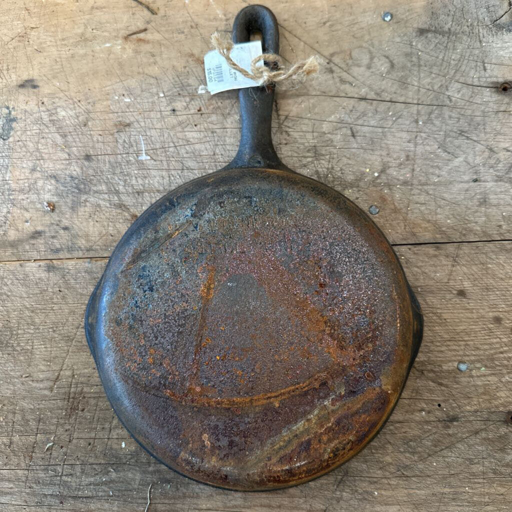 CAST IRON SKILLET