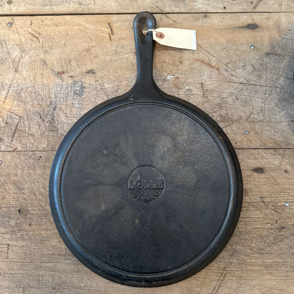 LODGE CAST IRON FLAT SKILLET