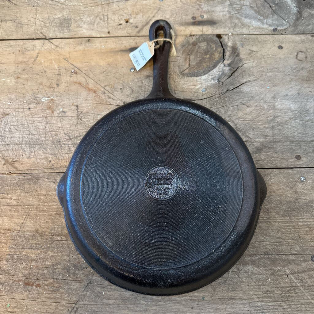 BENJAMIN & EDWIN CAST IRON SKILLET