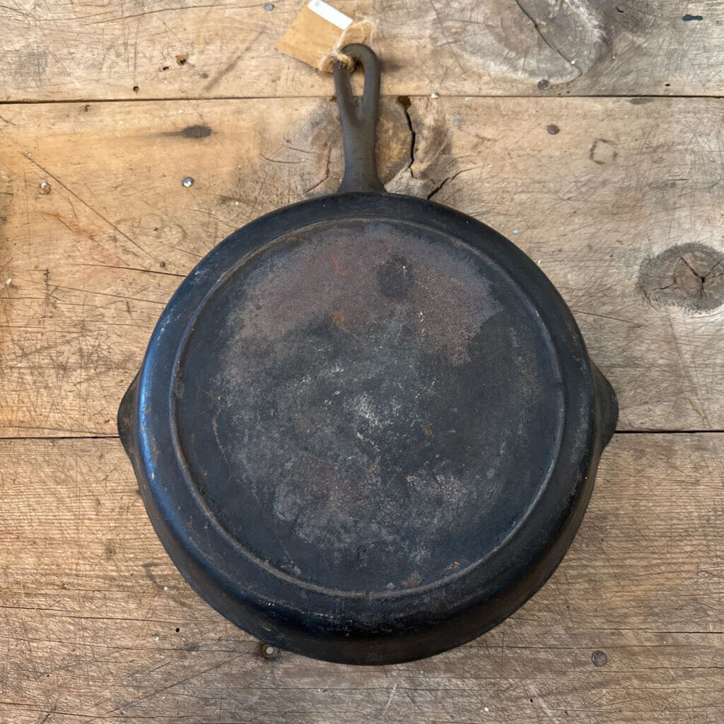 UNMARKED WAGNER WARE SKILLET