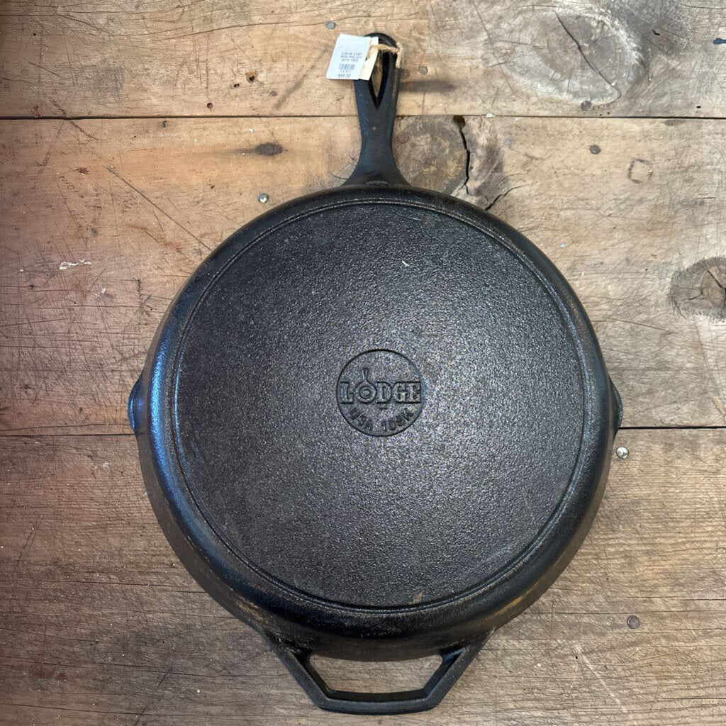 LODGE CAST IRON SKILLET WITH TWO HANDLES