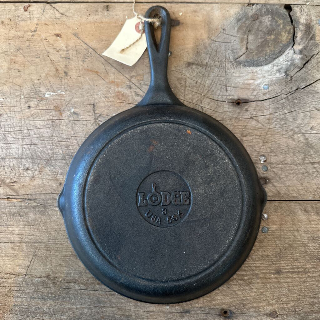 LODGE CAST IRON SKILLET