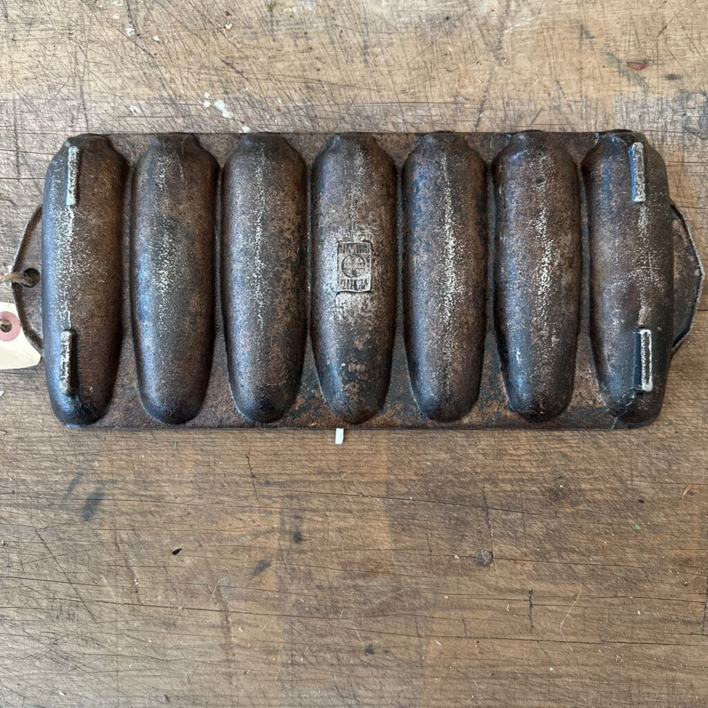 WEAREVER CAST IRON CORNBREAD PAN