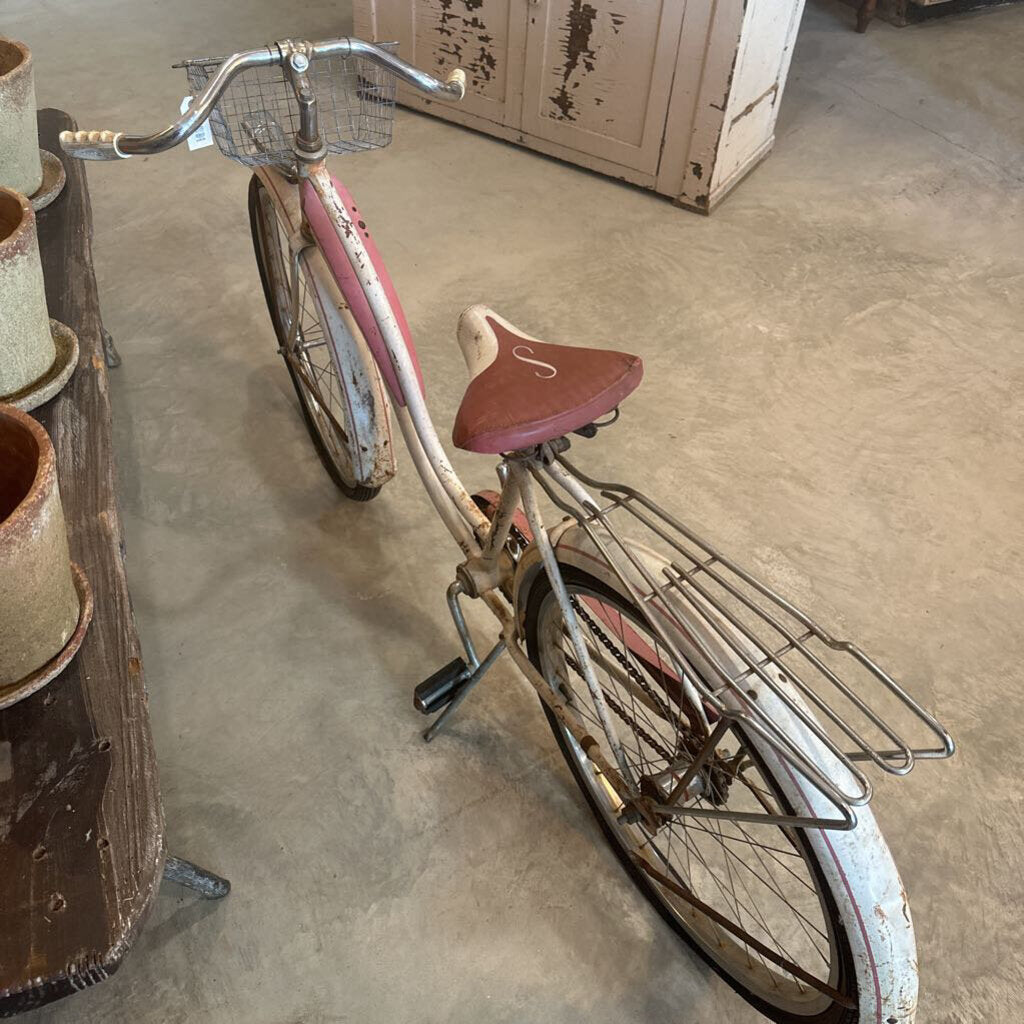 VINTAGE SCHWINN BICYCLE