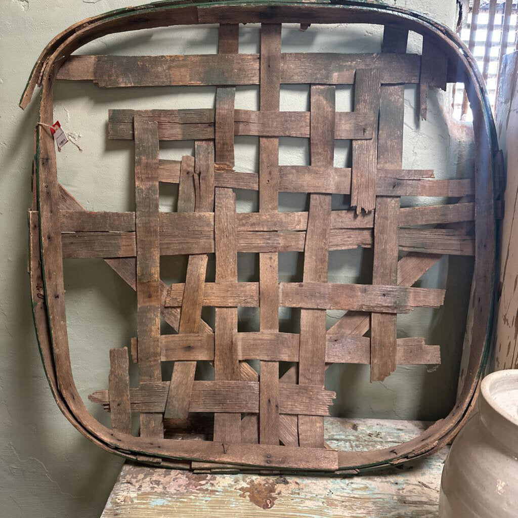TOBACCO BASKET