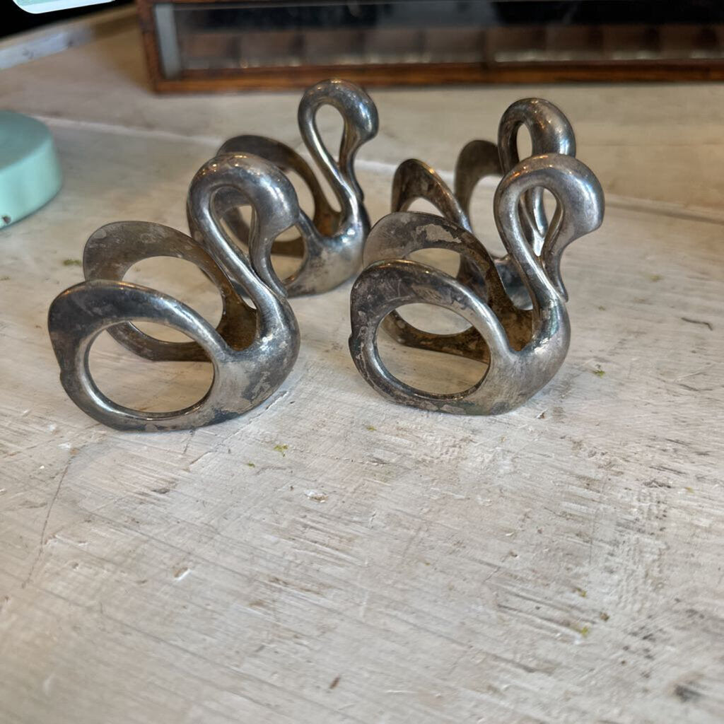 SWAN SHAPED NAPKIN RINGS