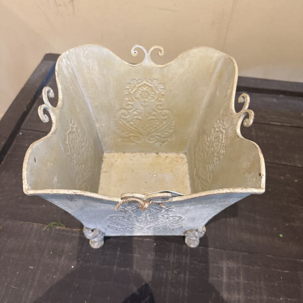 DECORATIVE METAL CONTAINER