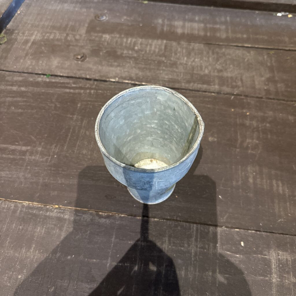 GALVANIZED POT