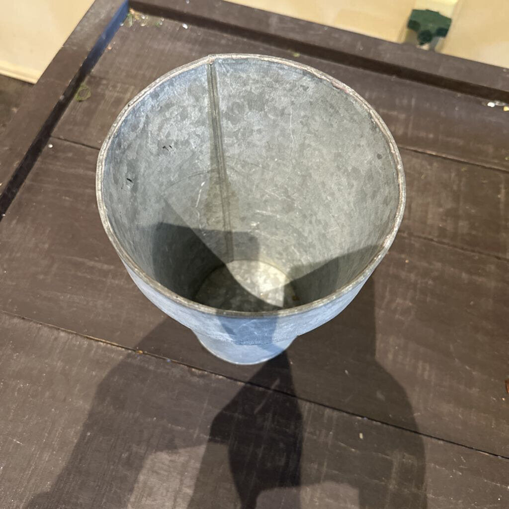 GALVANIZED POT