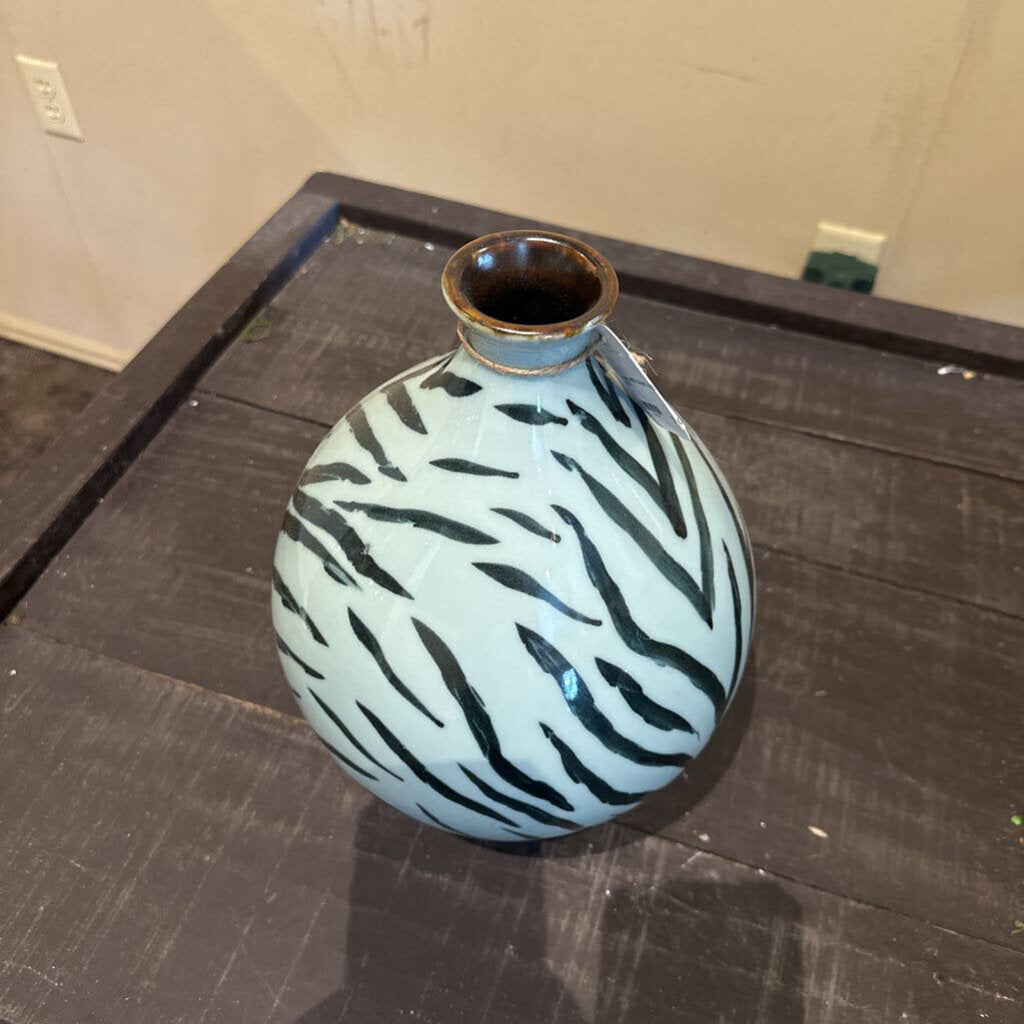 ANIMAL PRINT CERAMIC VASE