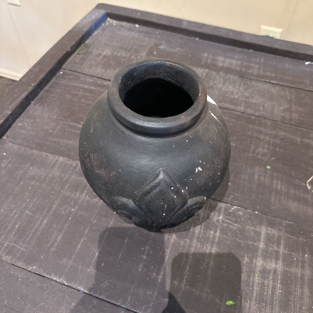DECORATIVE POT