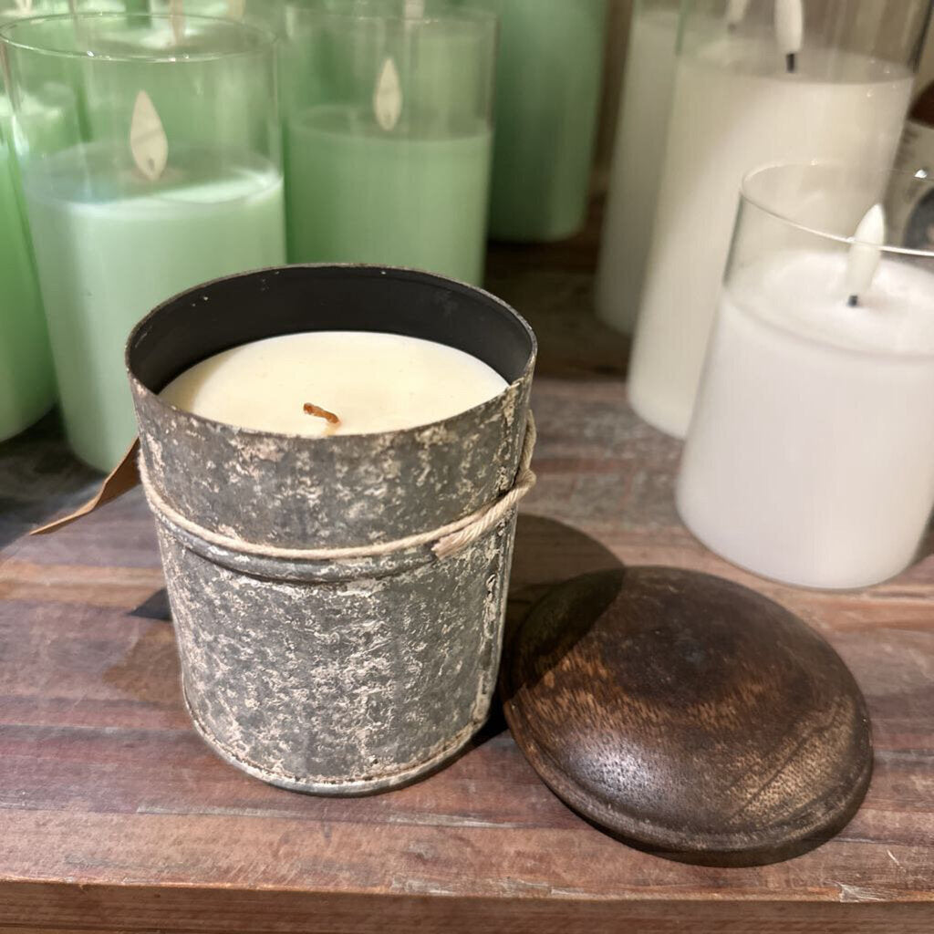ANISE AND BLACK PEPPER HIMALAYAN CANDLE IN TIN