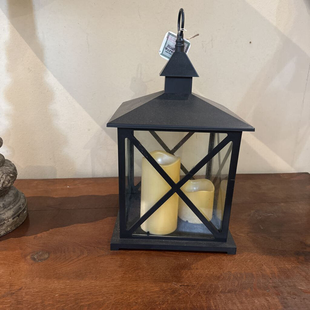 LANTERN WITH THREE FLAMELESS PILLAR CANDLES