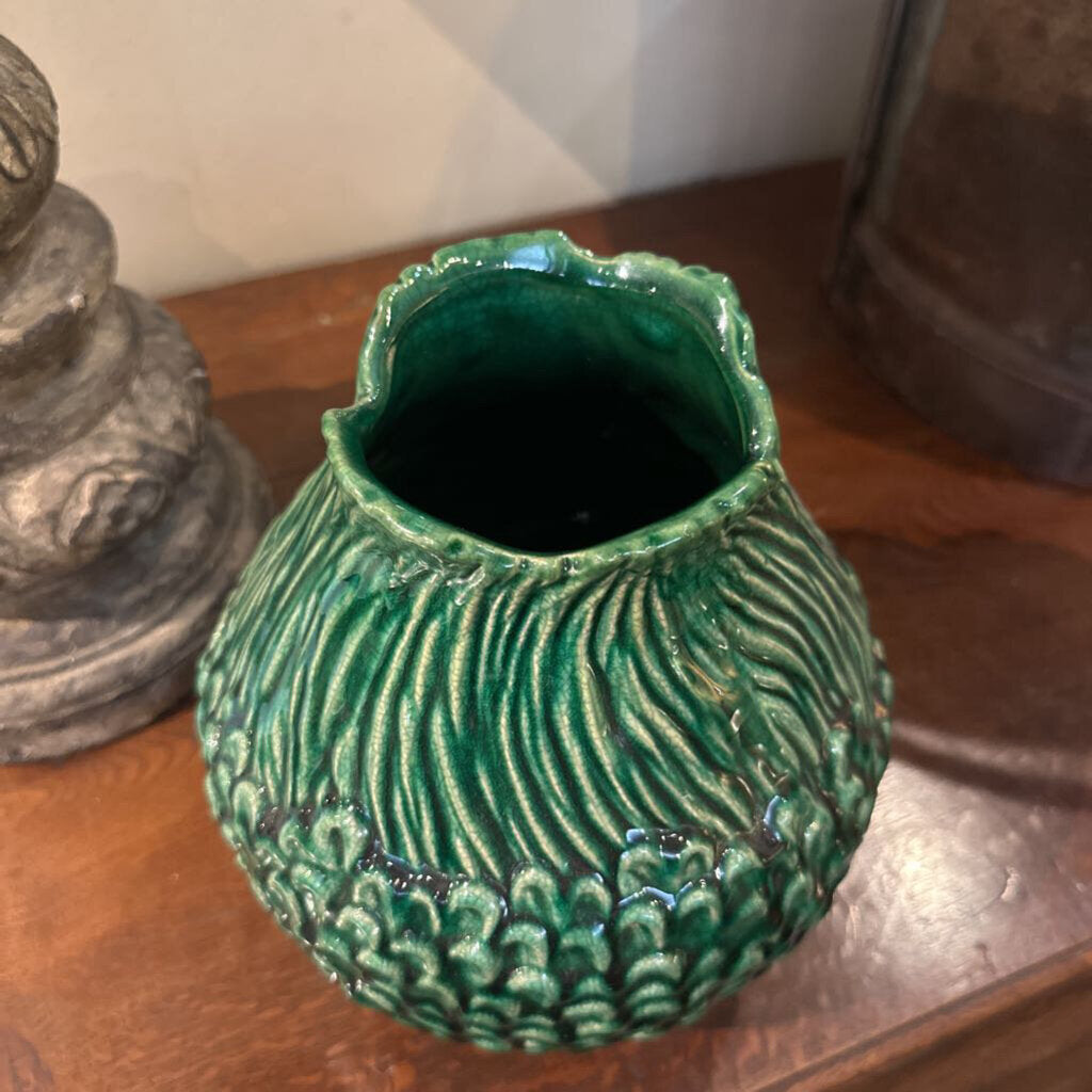 TEXTURED VASE