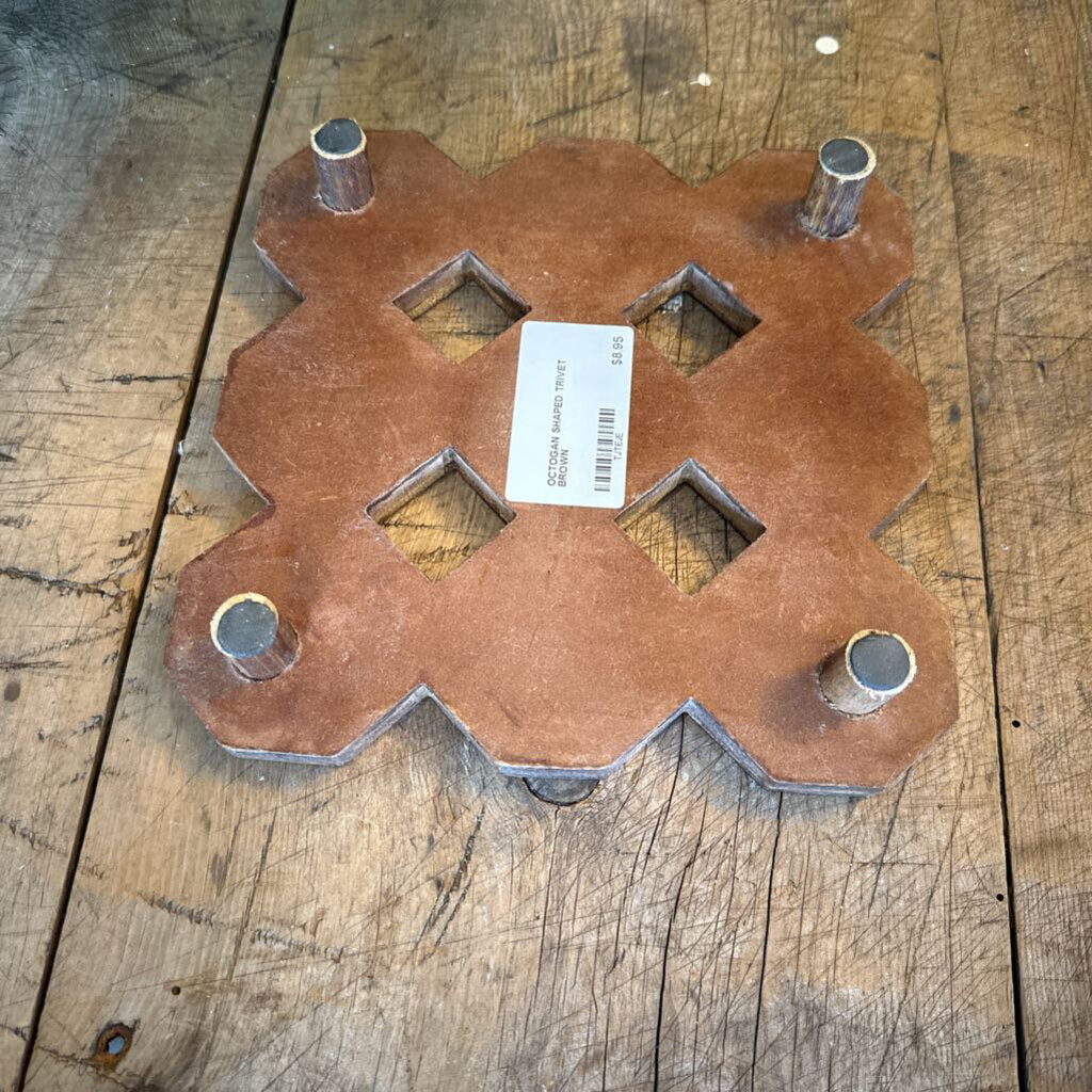 WOODEN TRIVET WITH OCTOGAN SHAPES